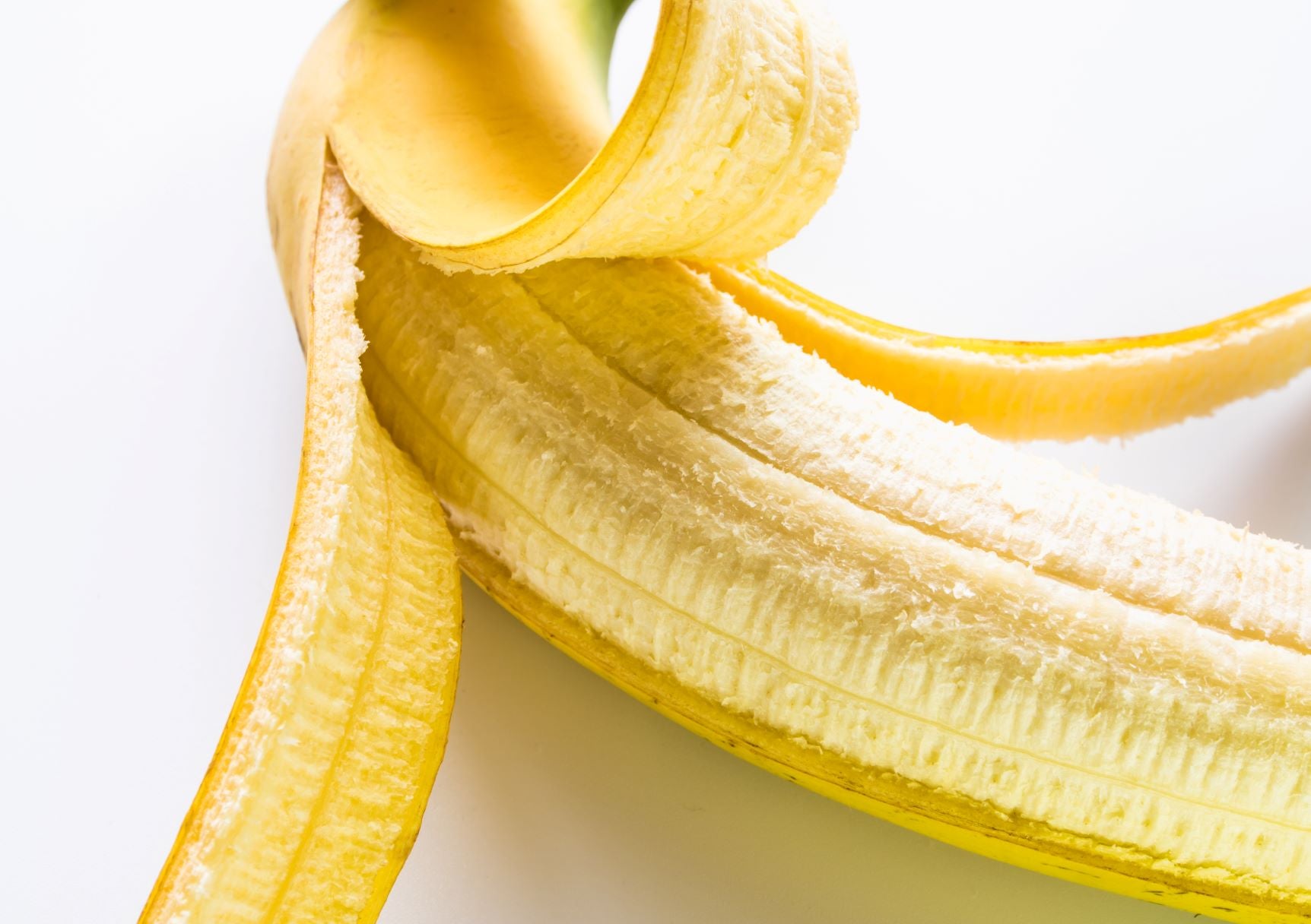 Is It Bad To Eat Bananas Before Bed? Hibermate