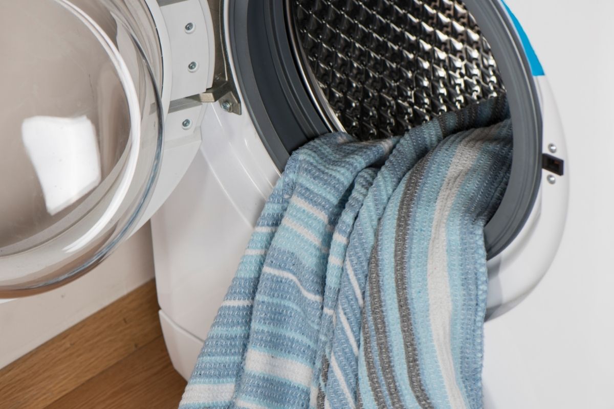 How Often Should I Wash My Blankets? Hibermate
