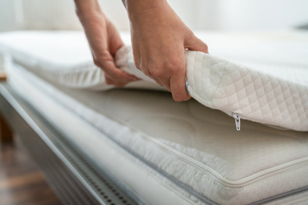 How to Clean a Mattress Topper for Your Refreshed Bedroom?